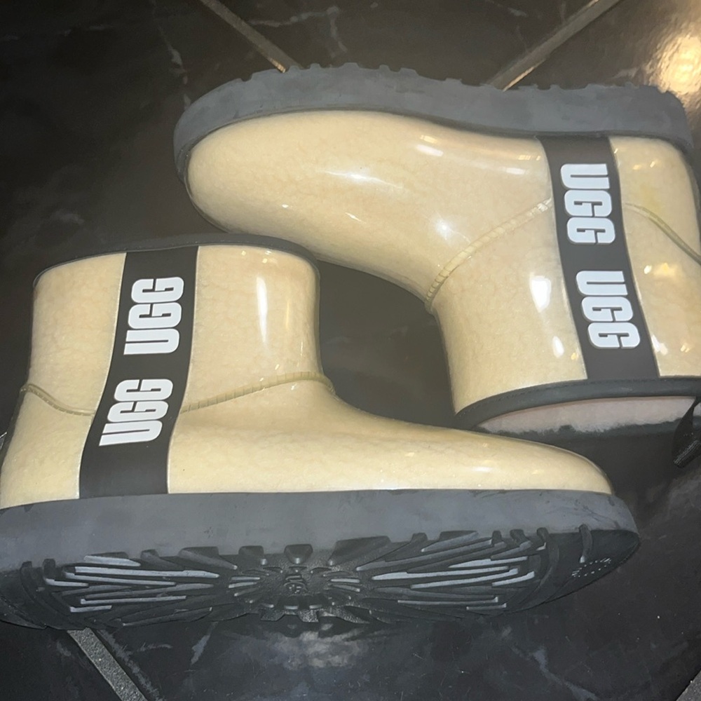 Women’s Ugg Classic Clear boots